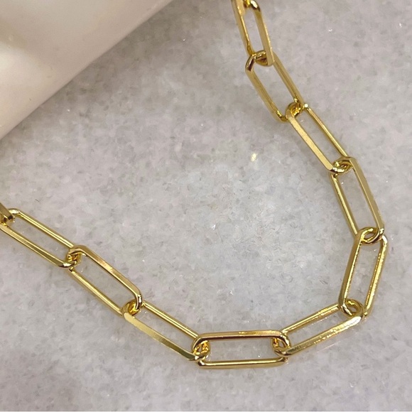 BELLEZZA Elegant Gold Paperclip Link Chain Necklace - Picture 5 of 10